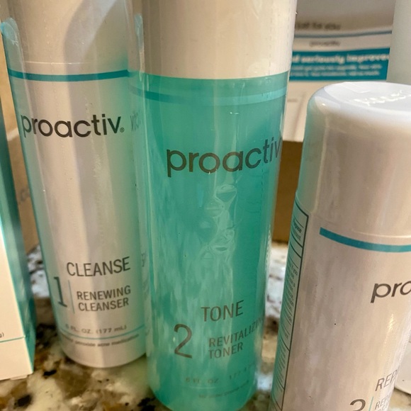 Proactiv skin Care Replenishment Kit! New in box! - Picture 7 of 7